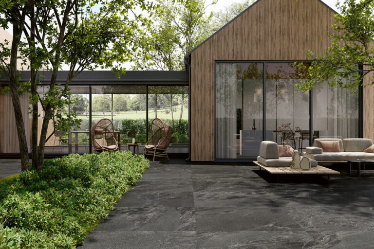 Ceramiche-Coem_Fluida_Carbo-604x1208_gres-porcellanato-effetto-pietra-per-esterni