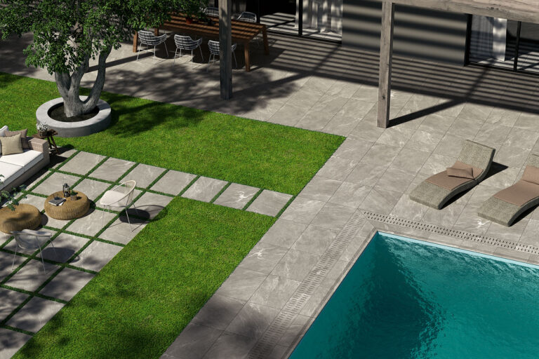 Pavimenti-piscina_Ceramiche-Coem_Cardoso-Grigio-Chiaro-604x906-gresX2-Strutturato-2