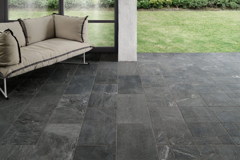 Piastrelle-in-gres-porcellanato-per-esterni_Ceramiche-Coem_Cardoso_Antracite-Strutturato-1