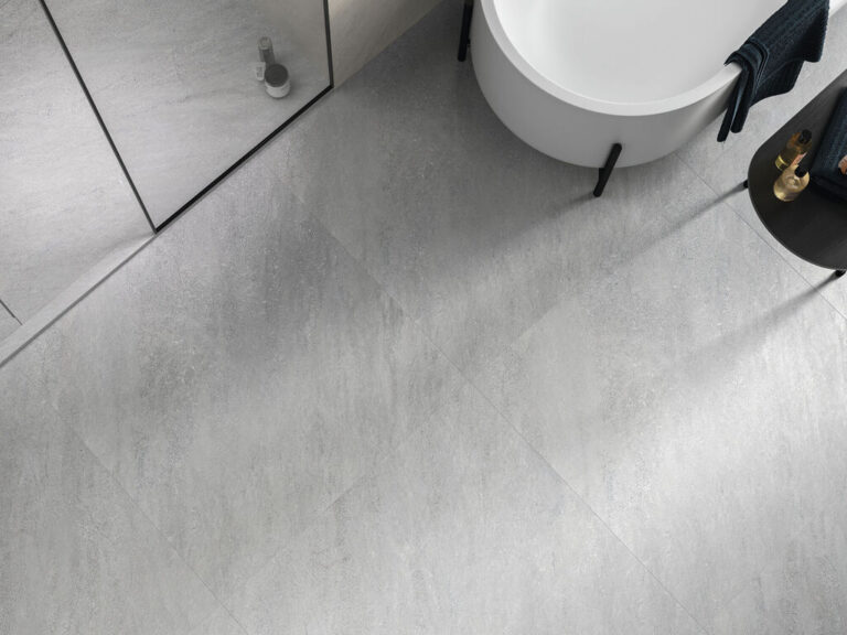 QYMH975BI55365_KLIFF_03_AMBIENTE_DETALLE_KLIFF_PEARL_100X100_BANO_IMD