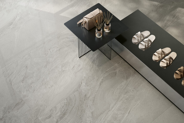 gres-effetto-pietra_Ceramiche-Coem_Fluida_Nebula-75x1497-1
